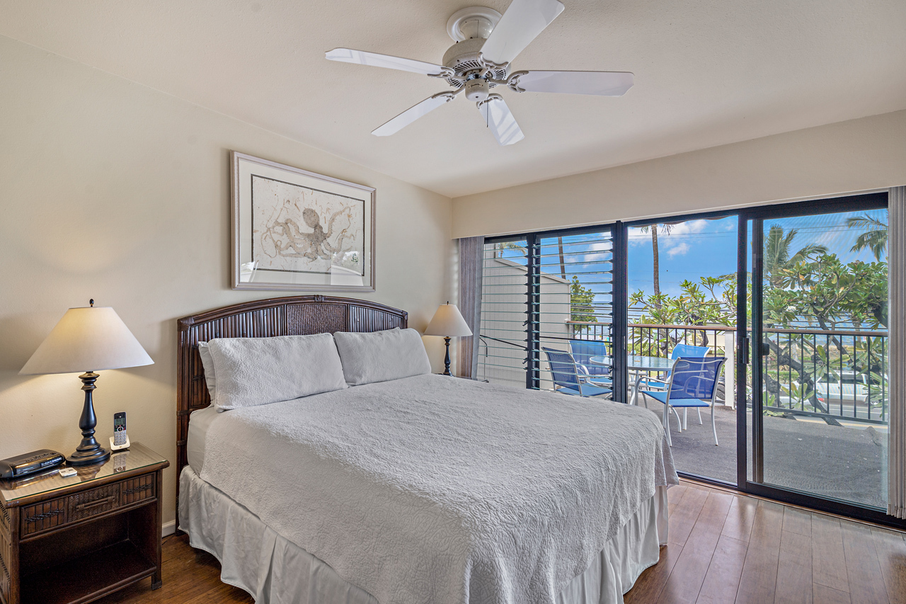 Bright and spacious Master Bedroom: 